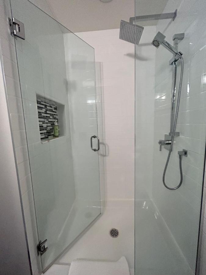 North Nanaimo Gem - Garden-View Room With Private Ensuite Luaran gambar