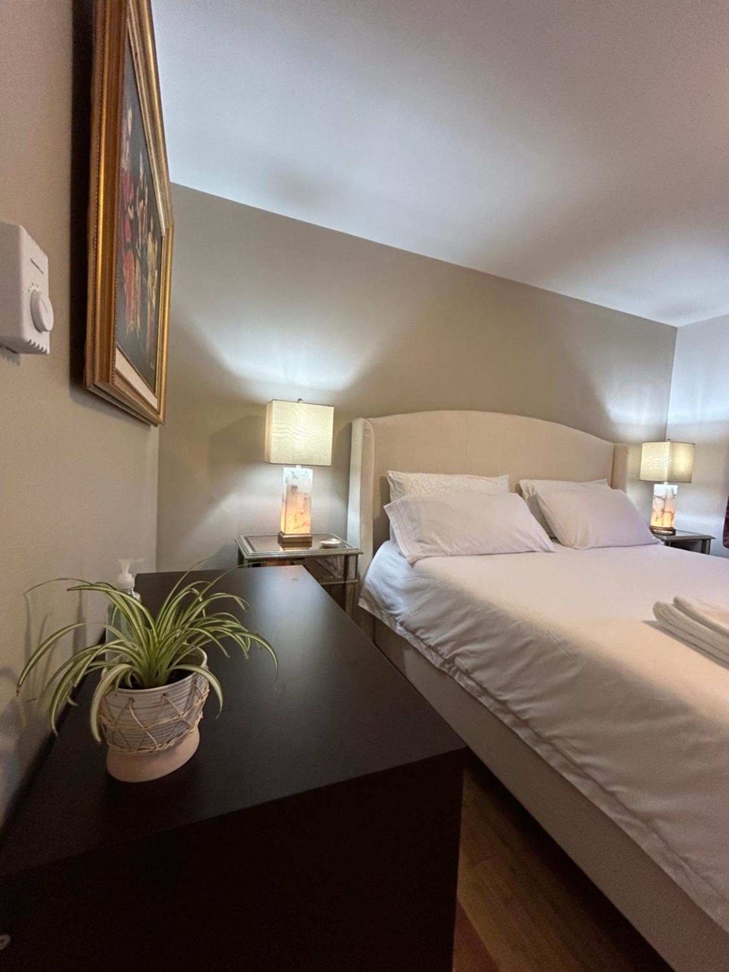 North Nanaimo Gem - Garden-View Room With Private Ensuite Luaran gambar