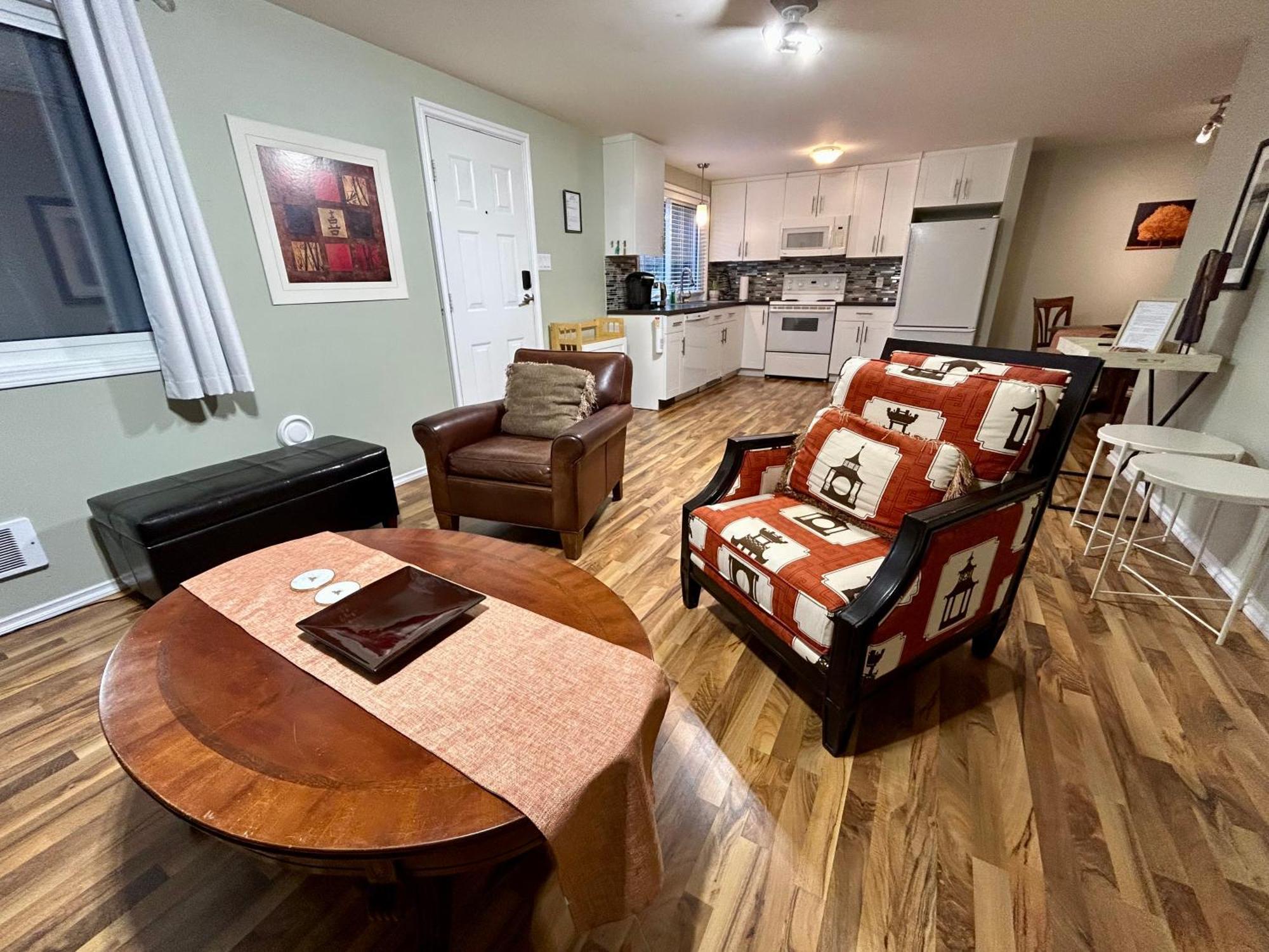 North Nanaimo Gem - Garden-View Room With Private Ensuite Luaran gambar